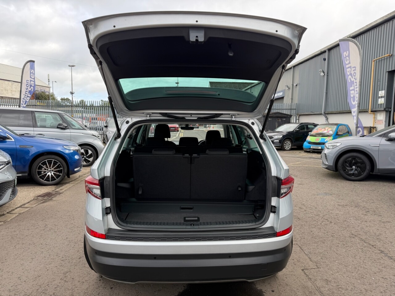 2023 SKODA KODIAQ 2.0 TDI SE Drive SUV 5dr Diesel DSG 4WD Euro 6 (s/s) (7 Seat) (150 ps) NI C - vehicle photo 31 for sale on PureCar