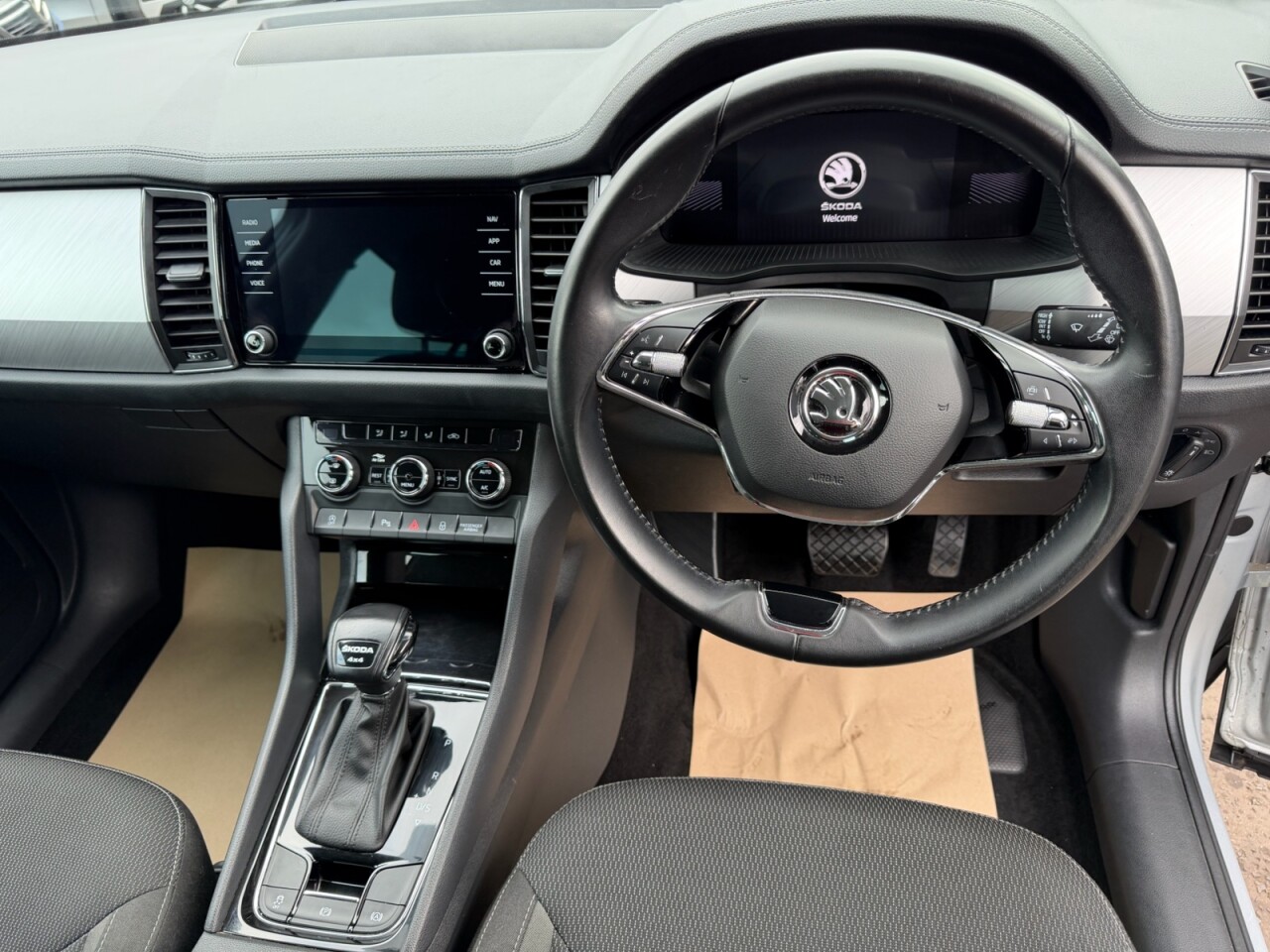 2023 SKODA KODIAQ 2.0 TDI SE Drive SUV 5dr Diesel DSG 4WD Euro 6 (s/s) (7 Seat) (150 ps) NI C - vehicle photo 15 for sale on PureCar