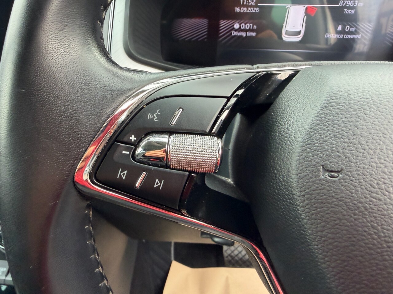 2023 SKODA KODIAQ 2.0 TDI SE Drive SUV 5dr Diesel DSG 4WD Euro 6 (s/s) (7 Seat) (150 ps) NI C - vehicle photo 26 for sale on PureCar