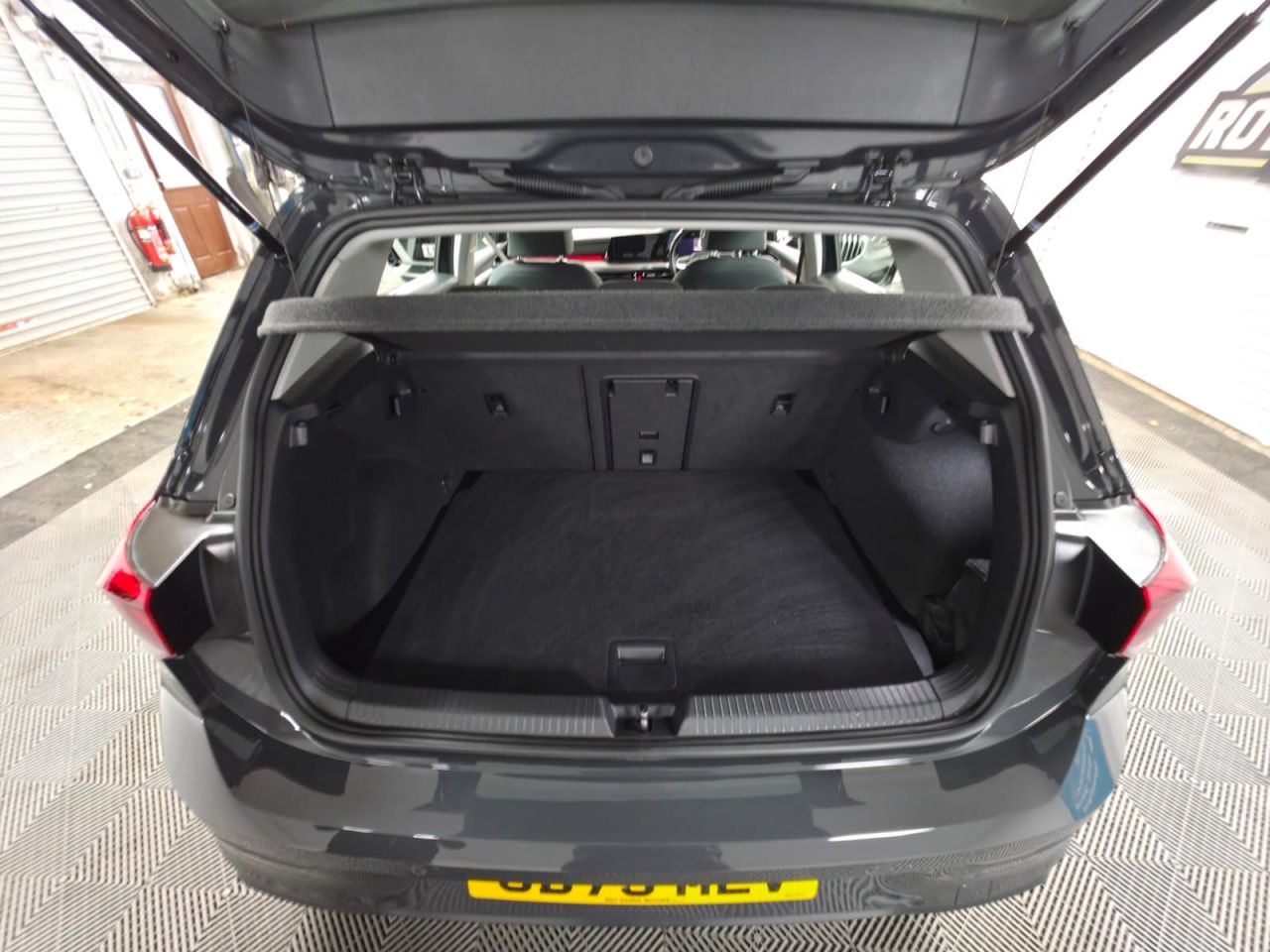2024 VOLKSWAGEN GOLF 1.5 TSI Life Hatchback 5dr Petrol Manual Euro 6 (s/s) (130 ps) 1 Owner - Se - vehicle photo 16 for sale on PureCar