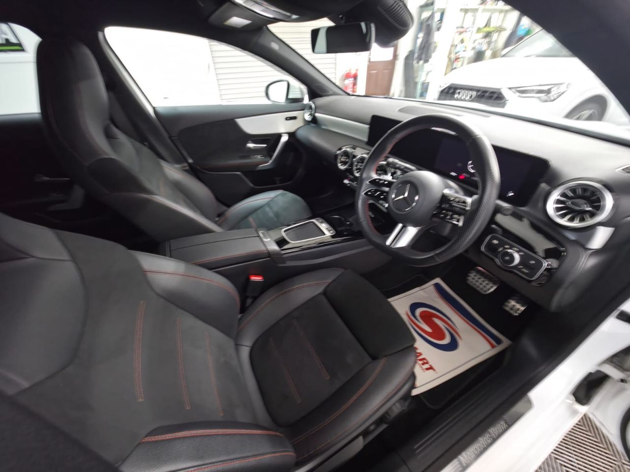 2025 MERCEDES A CLASS 2.0 A200d AMG Line (Executive) Hatchback 5dr Diesel 8G-DCT Euro 6 (s/s) (15 - vehicle photo 18 for sale on PureCar