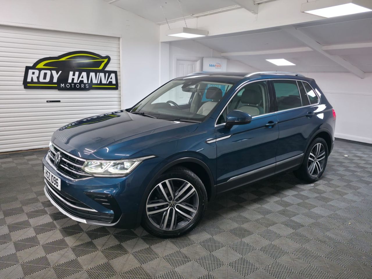 2023 VOLKSWAGEN TIGUAN 2.0 TDI Elegance SUV 5dr Diesel DSG Euro 6 (s/s) (150 ps) Panoramic Sunroof - vehicle photo 2 for sale on PureCar