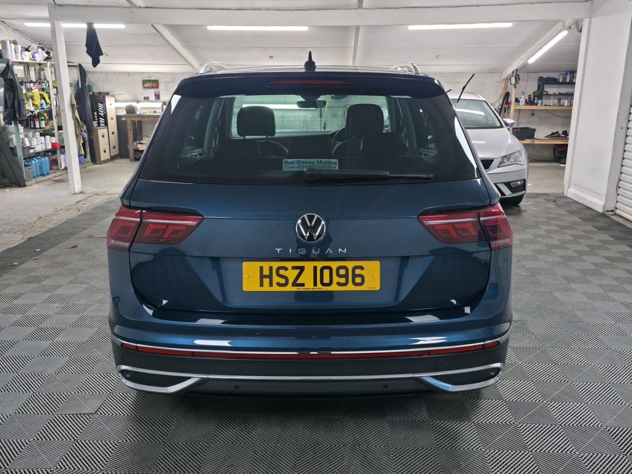 2023 VOLKSWAGEN TIGUAN 2.0 TDI Elegance SUV 5dr Diesel DSG Euro 6 (s/s) (150 ps) Panoramic Sunroof - vehicle photo 5 for sale on PureCar