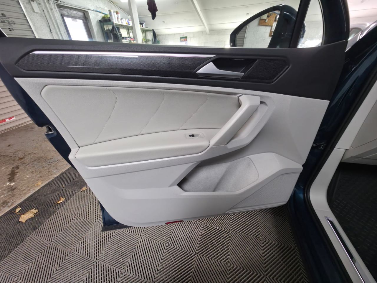 2023 VOLKSWAGEN TIGUAN 2.0 TDI Elegance SUV 5dr Diesel DSG Euro 6 (s/s) (150 ps) Panoramic Sunroof - vehicle photo 14 for sale on PureCar