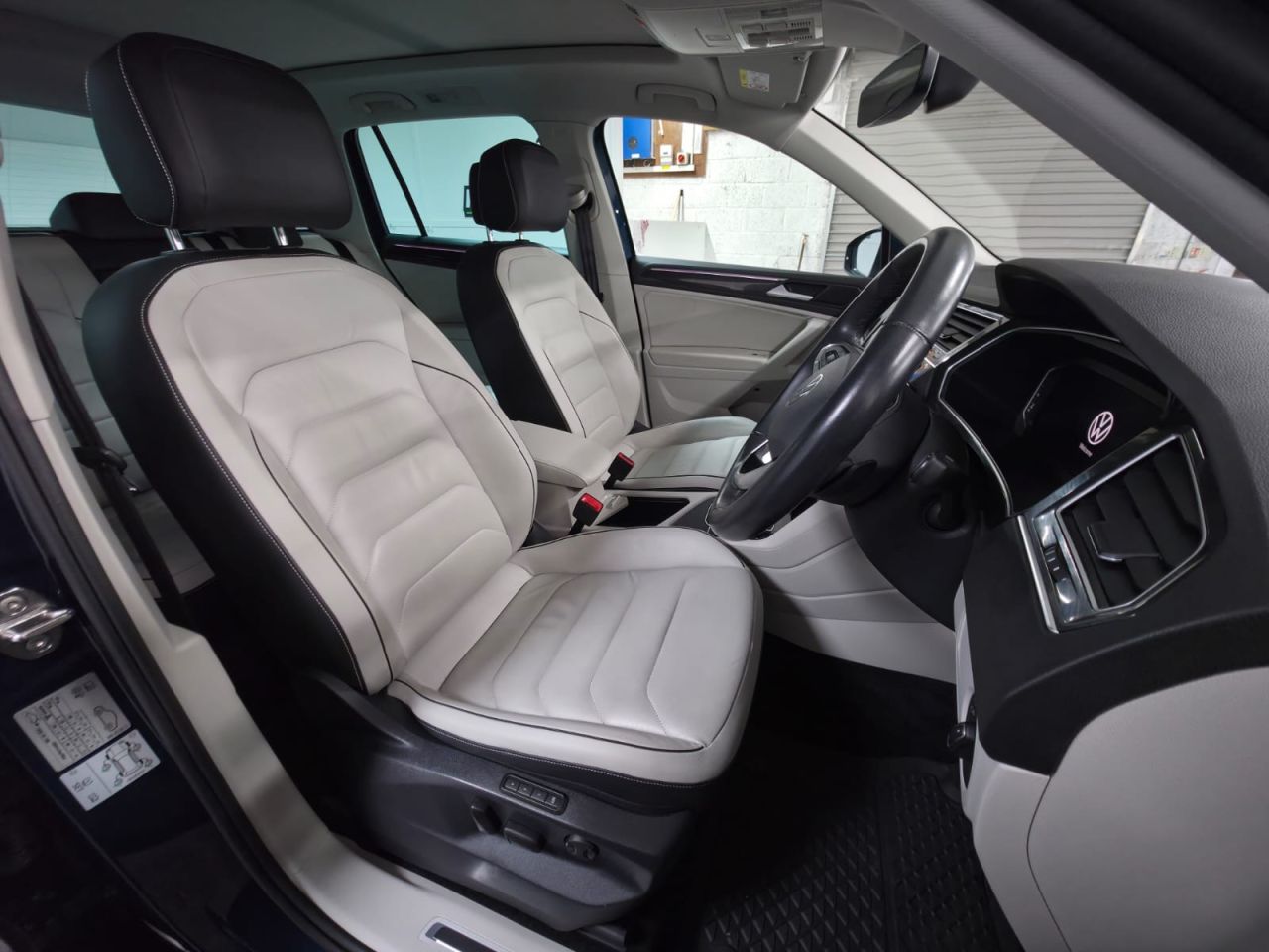 2023 VOLKSWAGEN TIGUAN 2.0 TDI Elegance SUV 5dr Diesel DSG Euro 6 (s/s) (150 ps) Panoramic Sunroof - vehicle photo 22 for sale on PureCar