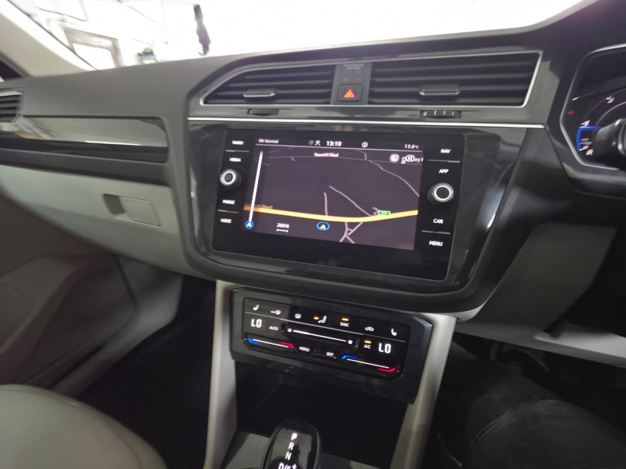 2023 VOLKSWAGEN TIGUAN 2.0 TDI Elegance SUV 5dr Diesel DSG Euro 6 (s/s) (150 ps) Panoramic Sunroof - vehicle photo 25 for sale on PureCar