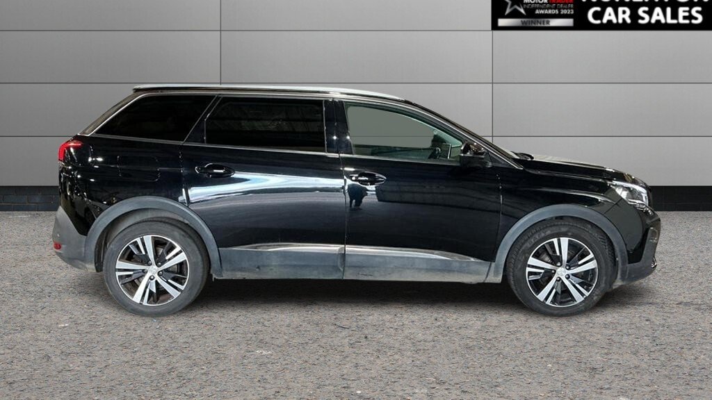 2020 Peugeot 5008 — image 2