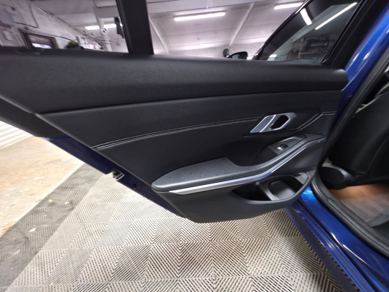 2020 BMW 3 SERIES 2.0 318d Sport Saloon 4dr Diesel Auto Euro 6 (s/s) (150 ps) Fantastic Servi - vehicle photo 15 for sale on PureCar
