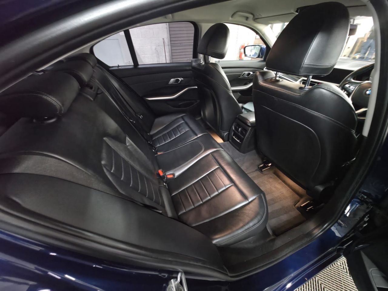 2020 BMW 3 SERIES 2.0 318d Sport Saloon 4dr Diesel Auto Euro 6 (s/s) (150 ps) Fantastic Servi - vehicle photo 16 for sale on PureCar