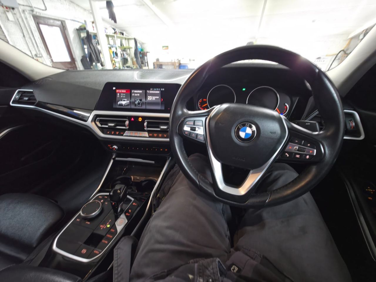 2020 BMW 3 SERIES 2.0 318d Sport Saloon 4dr Diesel Auto Euro 6 (s/s) (150 ps) Fantastic Servi - vehicle photo 24 for sale on PureCar