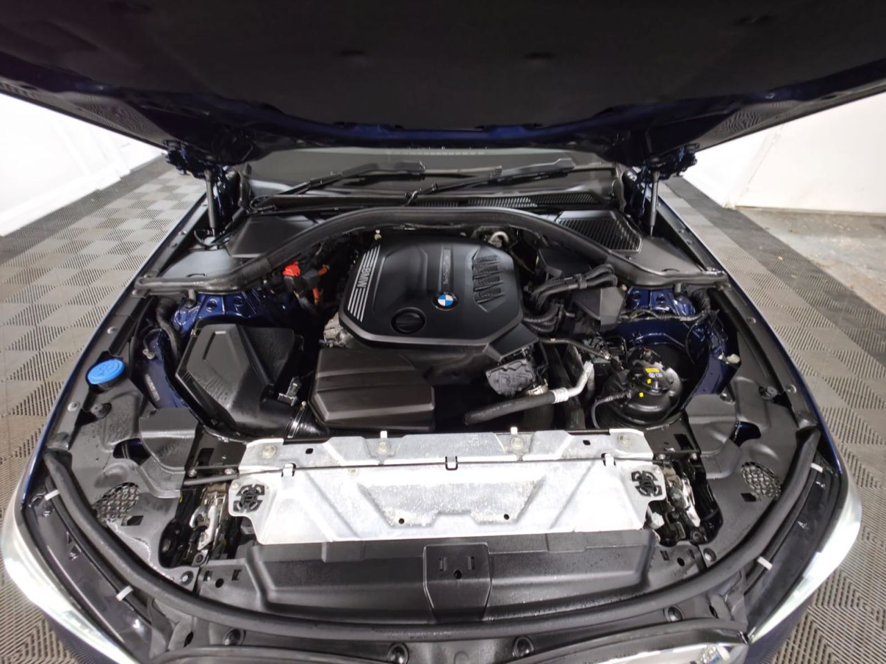 2020 BMW 3 SERIES 2.0 318d Sport Saloon 4dr Diesel Auto Euro 6 (s/s) (150 ps) Fantastic Servi - vehicle photo 25 for sale on PureCar
