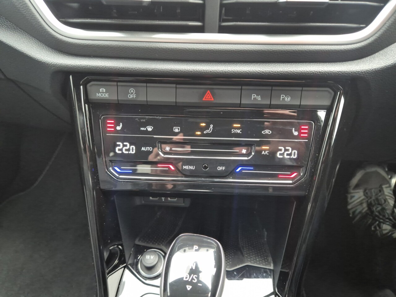 2025 VOLKSWAGEN T-ROC 2.0 TDI R-Line SUV 5dr Diesel DSG Euro 6 (s/s) (150 ps) - vehicle photo 31 for sale on PureCar