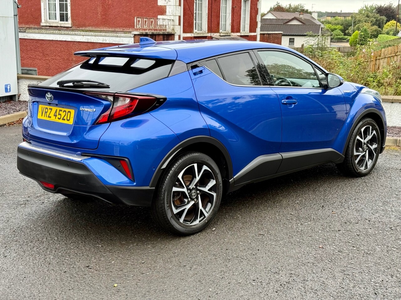 2020 TOYOTA C-HR 1.8 VVT-h Design SUV 5dr Petrol Hybrid CVT Euro 6 (s/s) (122 ps) - vehicle photo 3 for sale on PureCar