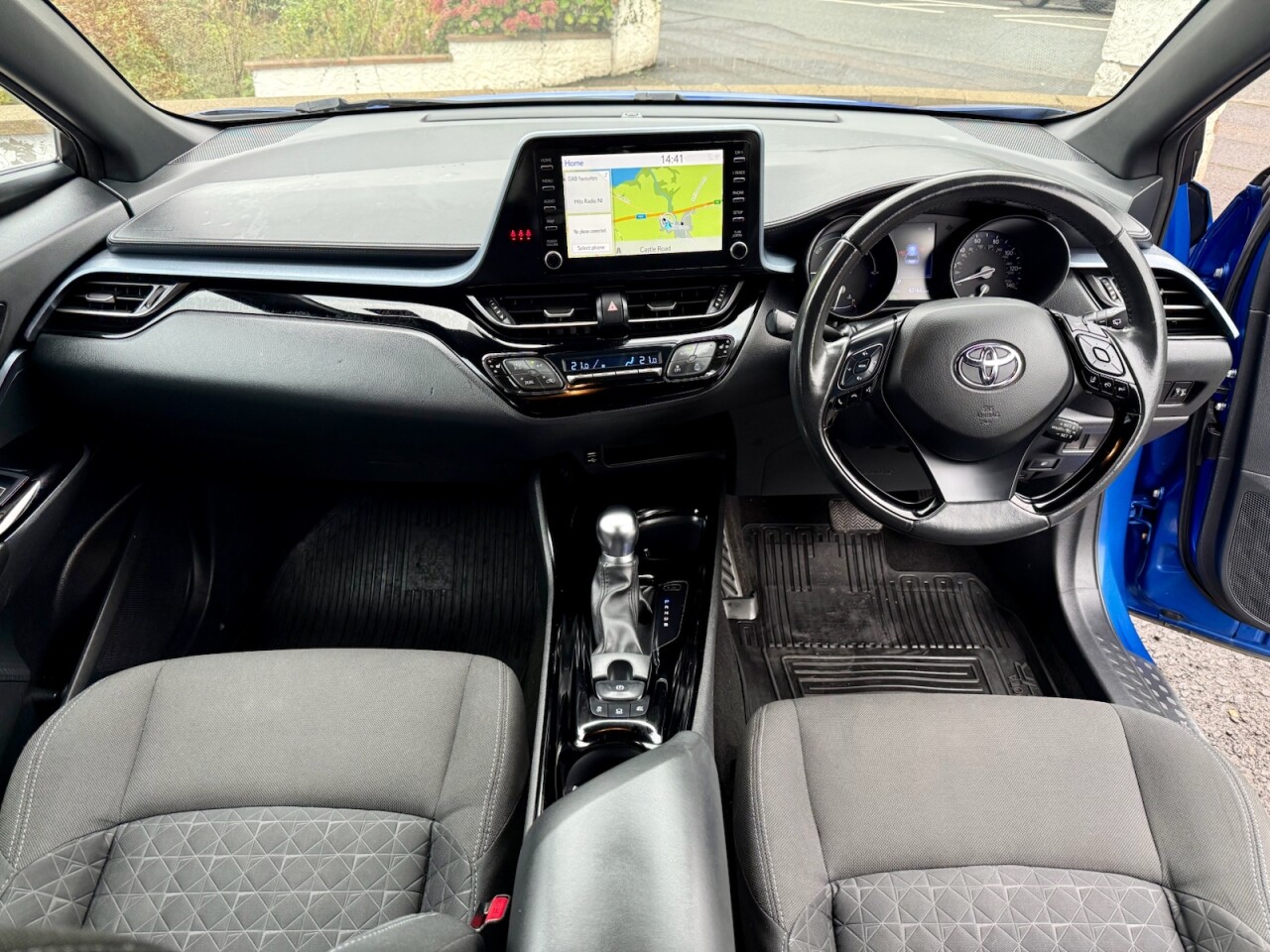 2020 TOYOTA C-HR 1.8 VVT-h Design SUV 5dr Petrol Hybrid CVT Euro 6 (s/s) (122 ps) - vehicle photo 10 for sale on PureCar