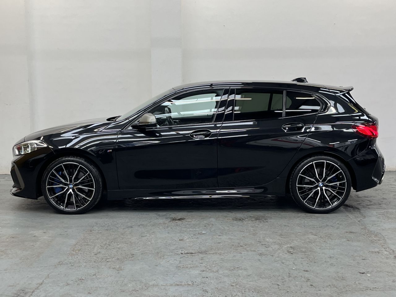 2021 BMW 1 SERIES 2.0 M135i Hatchback 5dr Petrol Auto xDrive Euro 6 (s/s) (306 ps) - vehicle photo 5 for sale on PureCar