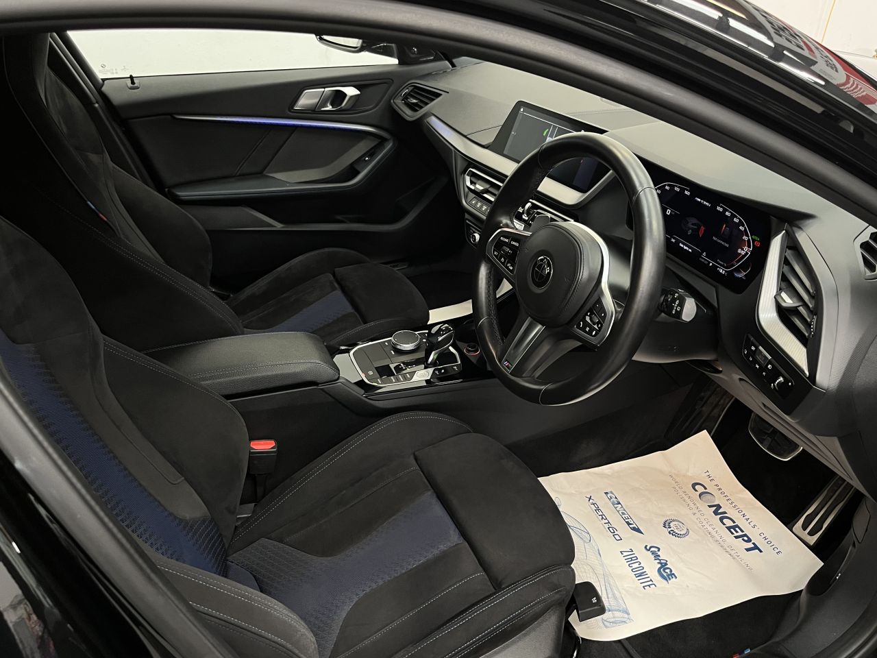 2021 BMW 1 SERIES 2.0 M135i Hatchback 5dr Petrol Auto xDrive Euro 6 (s/s) (306 ps) - vehicle photo 16 for sale on PureCar