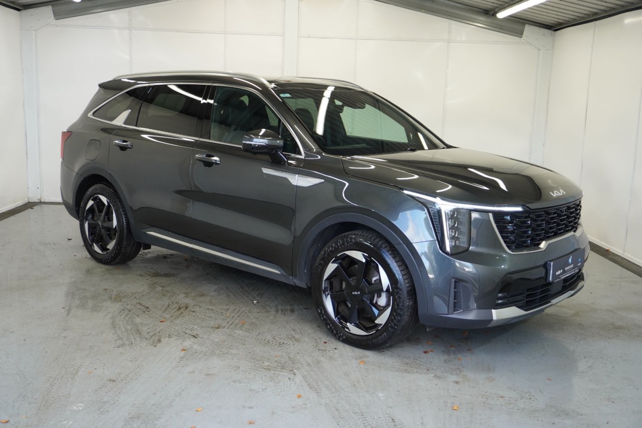 2024 KIA SORENTO 1.6 T-GDi 13.8kWh 4 SUV 5dr Petrol Plug-in Hybrid Auto AWD Euro 6 (s/s) (24 - vehicle photo 2 for sale on PureCar