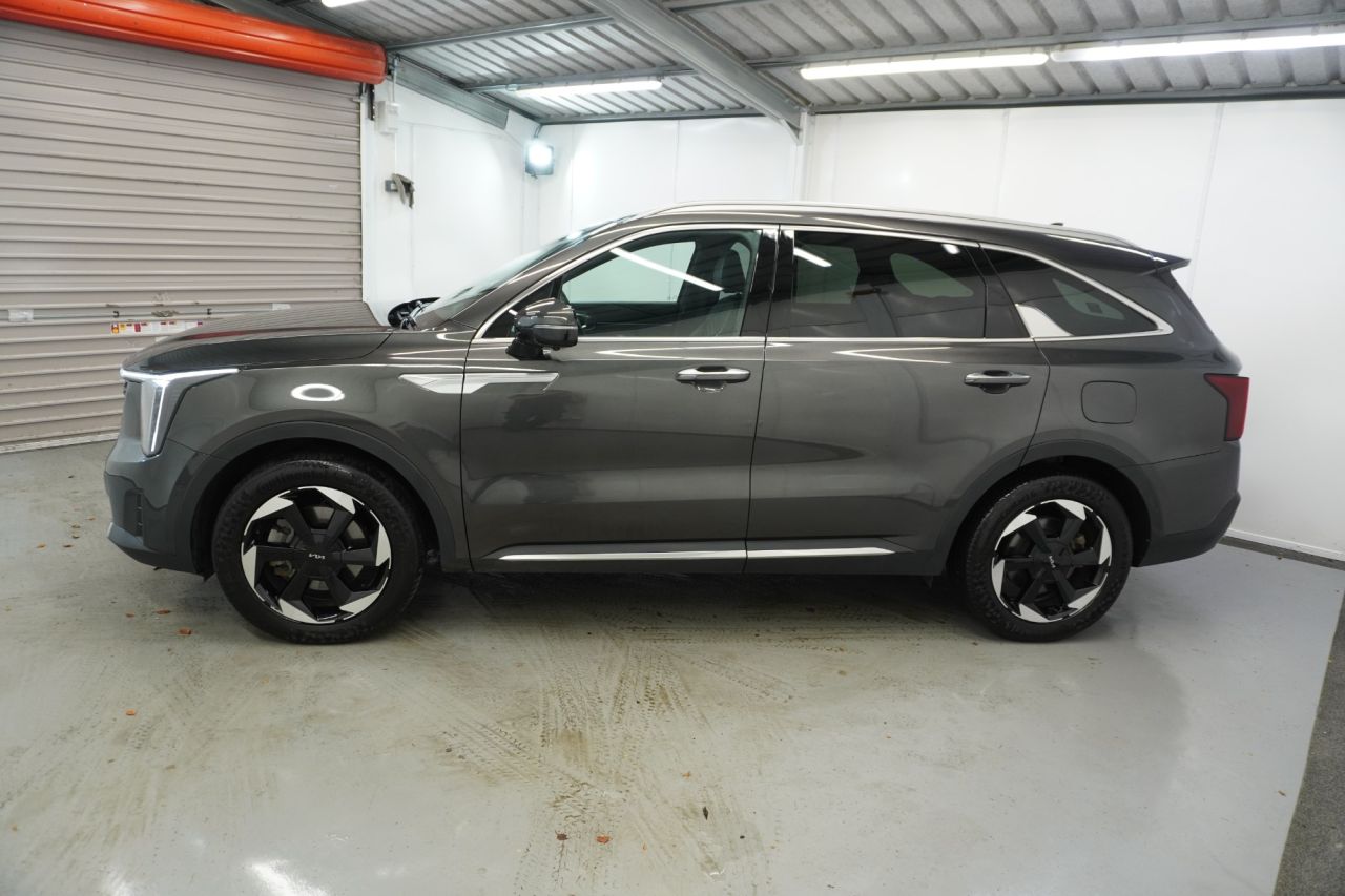 2024 KIA SORENTO 1.6 T-GDi 13.8kWh 4 SUV 5dr Petrol Plug-in Hybrid Auto AWD Euro 6 (s/s) (24 - vehicle photo 13 for sale on PureCar