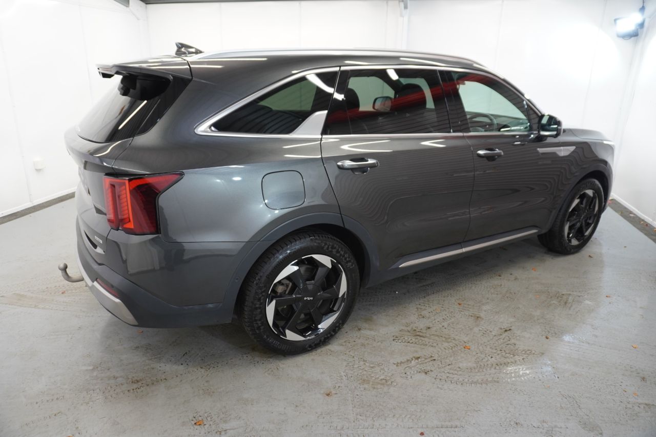2024 KIA SORENTO 1.6 T-GDi 13.8kWh 4 SUV 5dr Petrol Plug-in Hybrid Auto AWD Euro 6 (s/s) (24 - vehicle photo 14 for sale on PureCar