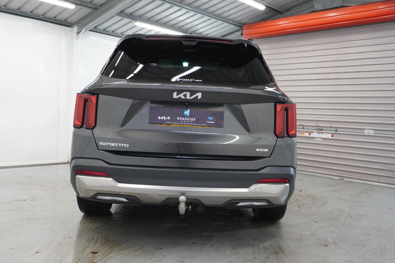 2024 KIA SORENTO 1.6 T-GDi 13.8kWh 4 SUV 5dr Petrol Plug-in Hybrid Auto AWD Euro 6 (s/s) (24 - vehicle photo 17 for sale on PureCar