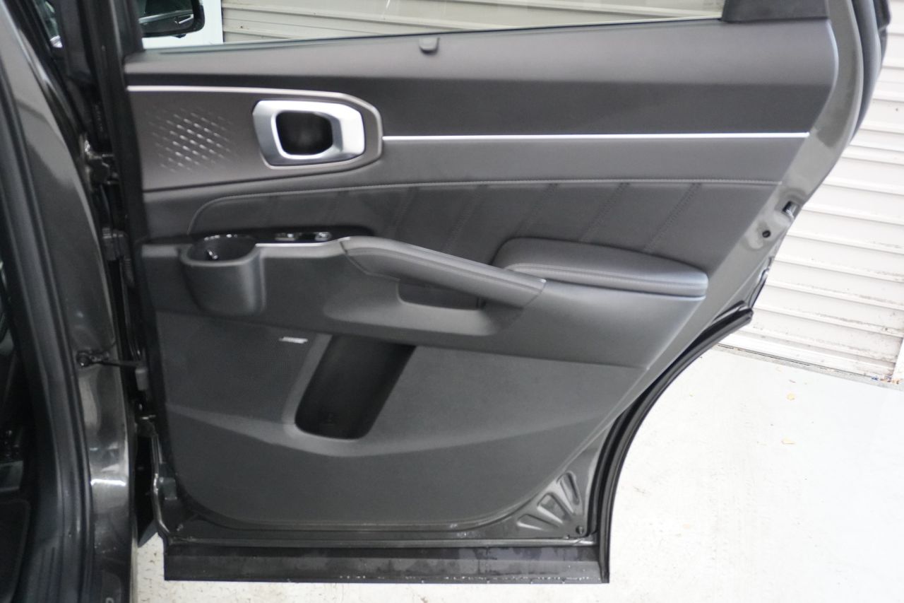 2024 KIA SORENTO 1.6 T-GDi 13.8kWh 4 SUV 5dr Petrol Plug-in Hybrid Auto AWD Euro 6 (s/s) (24 - vehicle photo 35 for sale on PureCar