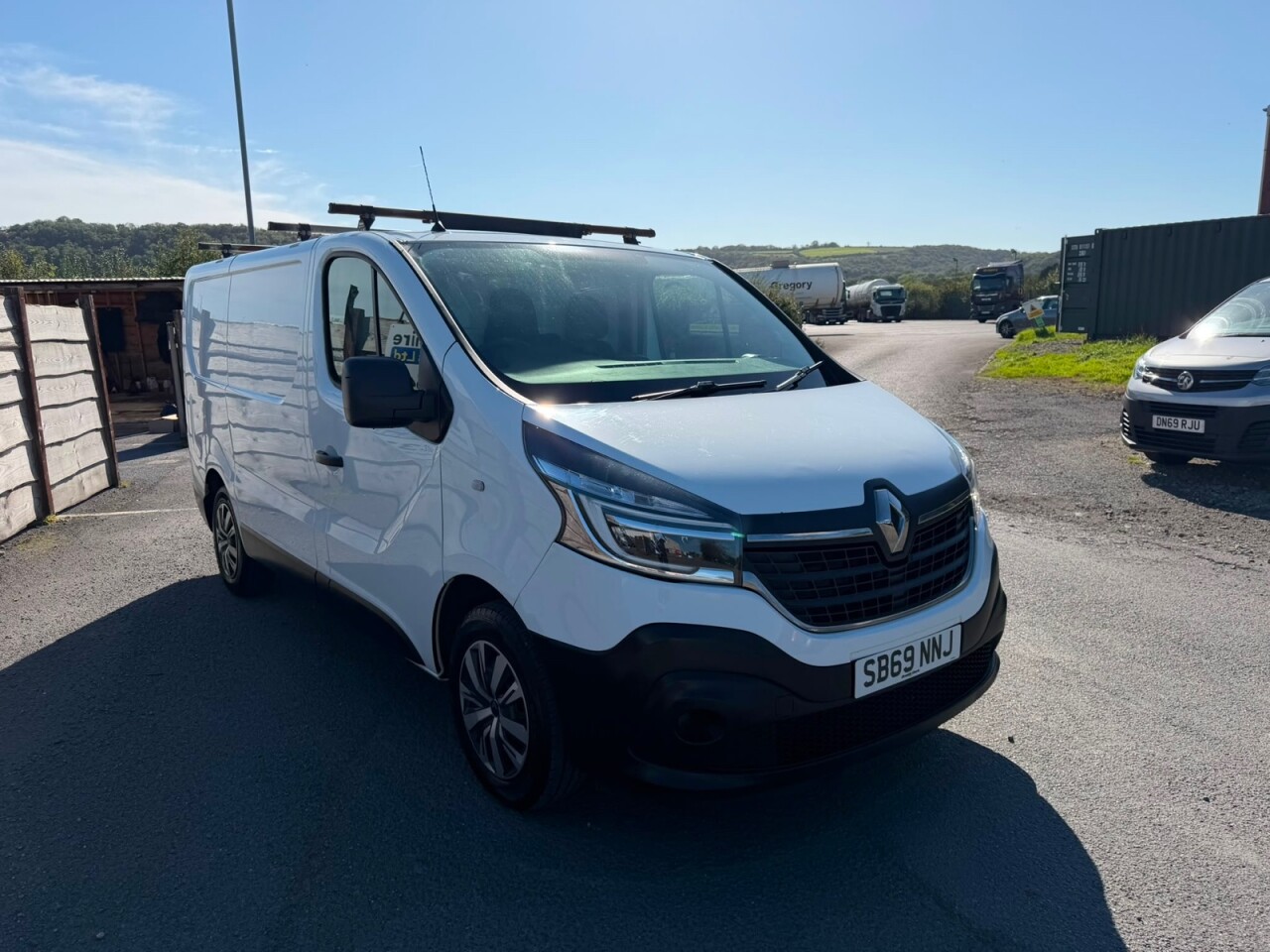 2019 RENAULT TRAFIC 2.0 dCi ENERGY 28 Business+ Panel Van 5dr Diesel Manual SWB Standard Roof Euro 6 (s/s) (120 ps)