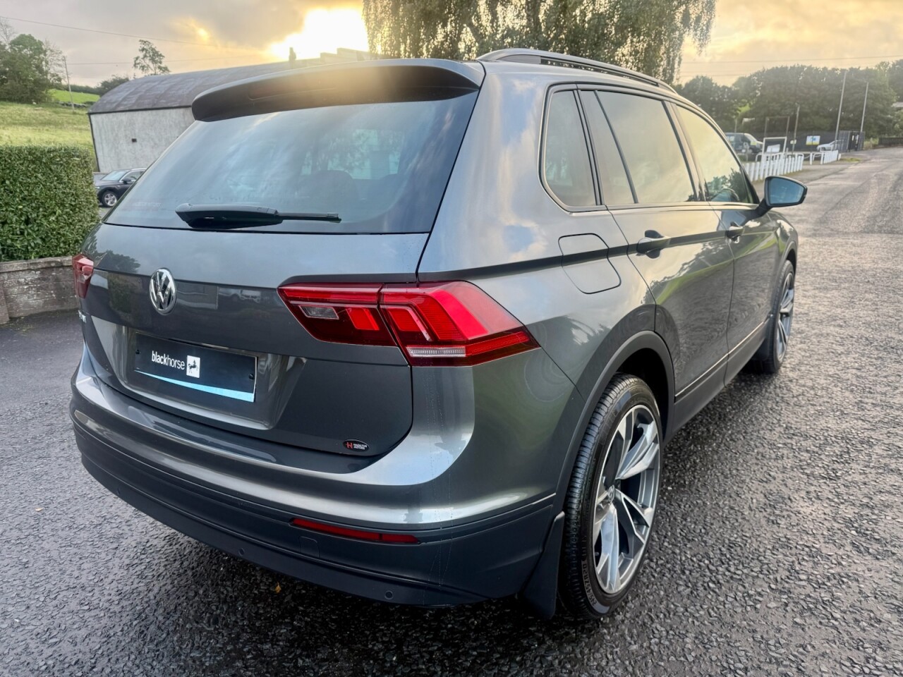 2019 VOLKSWAGEN TIGUAN 2.0 TDI SE Navigation Diesel 150BHP (LOW MILES 39K) - vehicle photo 5 for sale on PureCar