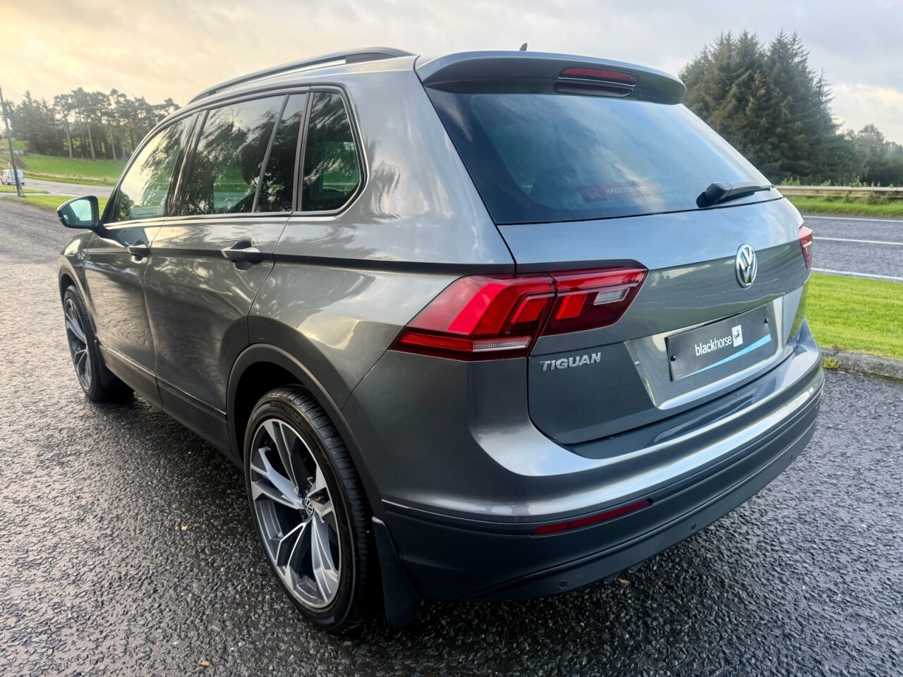 2019 VOLKSWAGEN TIGUAN 2.0 TDI SE Navigation Diesel 150BHP (LOW MILES 39K) - vehicle photo 6 for sale on PureCar