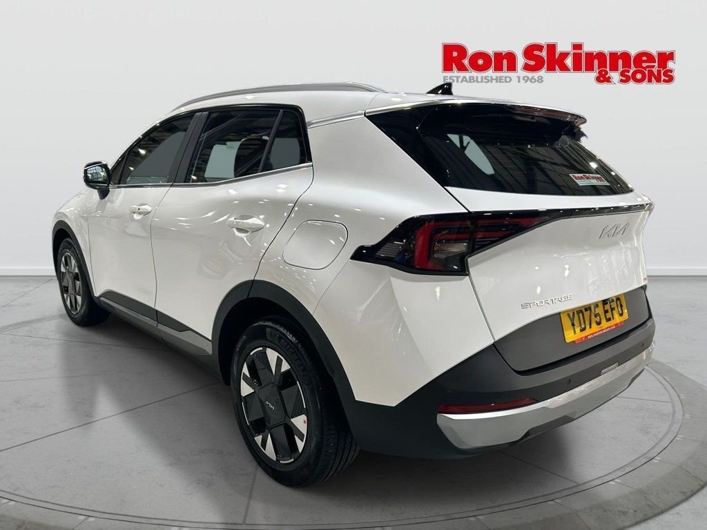 2025 Kia Sportage — image 3