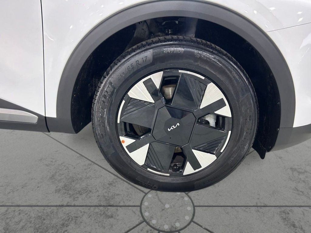 2025 Kia Sportage — image 8