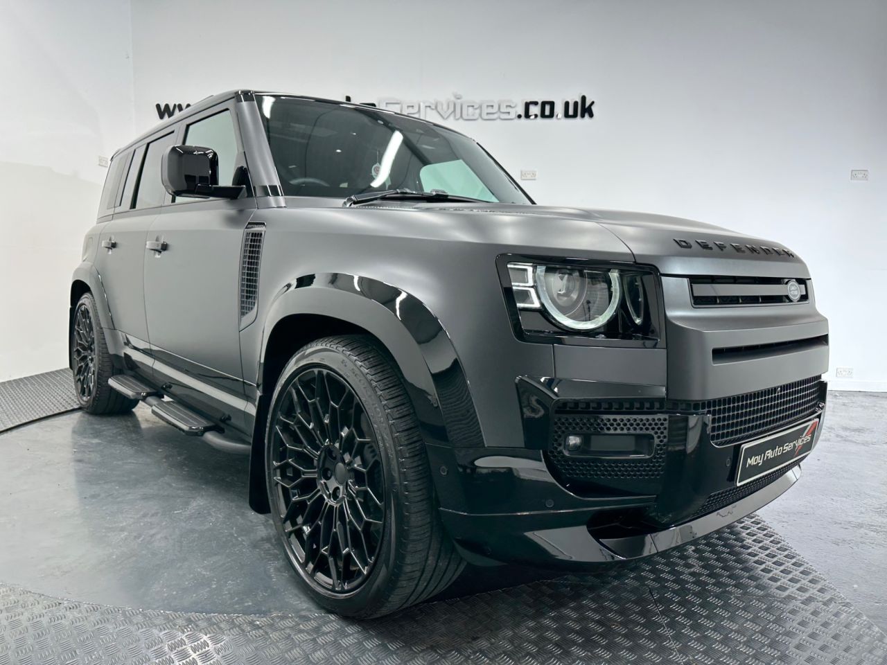 LAND ROVER DEFENDER 110 2025