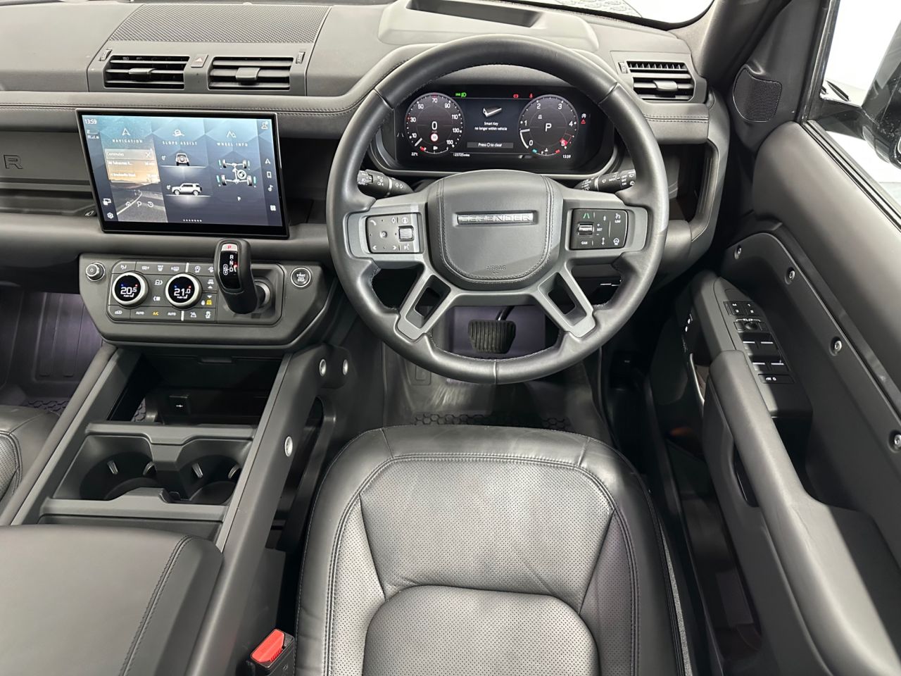 2025 LAND ROVER DEFENDER 110 3.0 D350 MHEV X-Dynamic HSE SUV 5dr Diesel Auto 4WD Euro 6 (s/s) (350 ps) - vehicle photo 12 for sale on PureCar