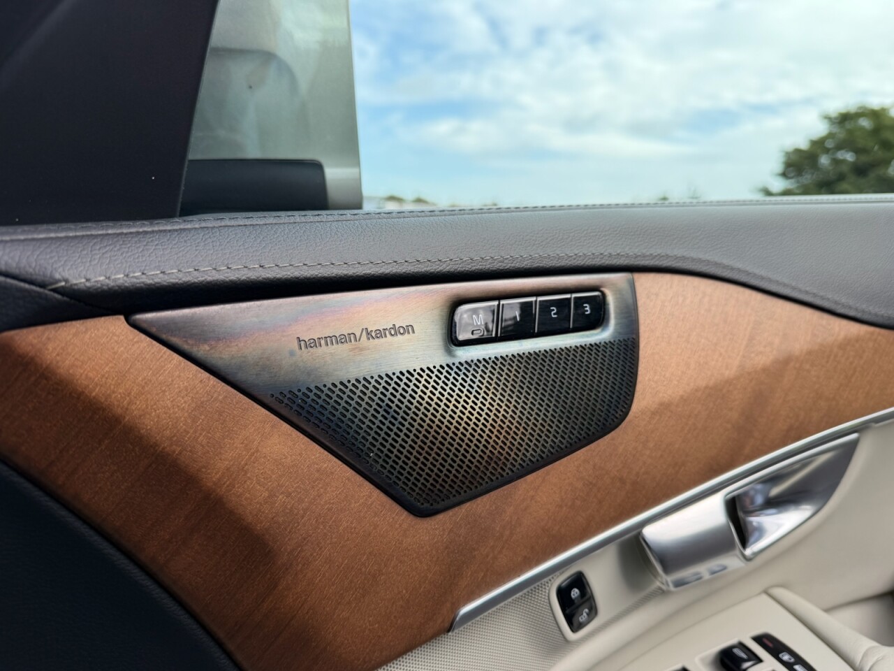 2019 VOLVO XC90 2.0 B5 MHEV Inscription SUV 5dr Diesel Hybrid Auto 4WD Euro 6 (s/s) (235 ps - vehicle photo 35 for sale on PureCar
