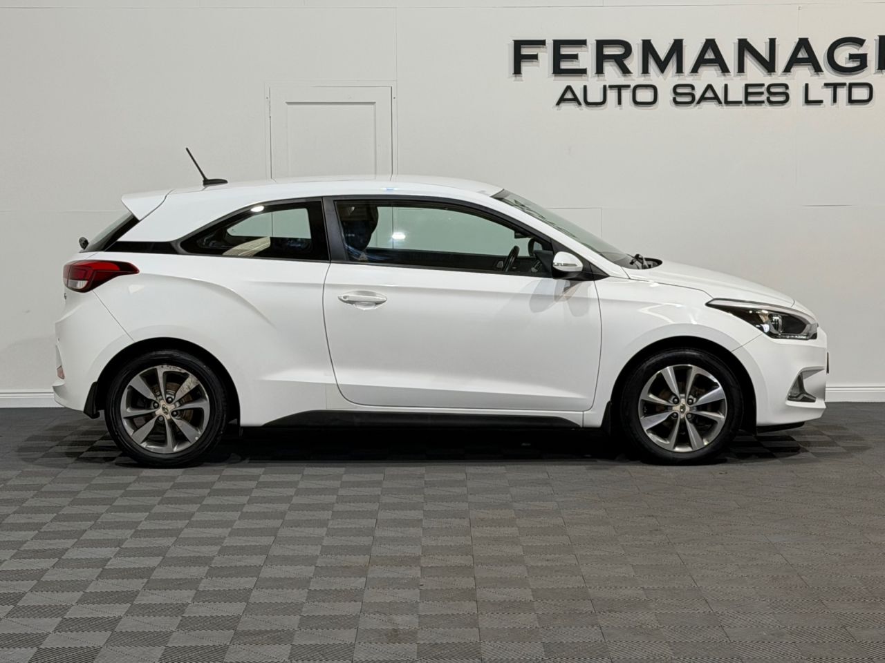 2017 HYUNDAI I20 1.2 SE Coupe 3dr Petrol Manual Euro 6 (84 ps) - vehicle photo 2 for sale on PureCar