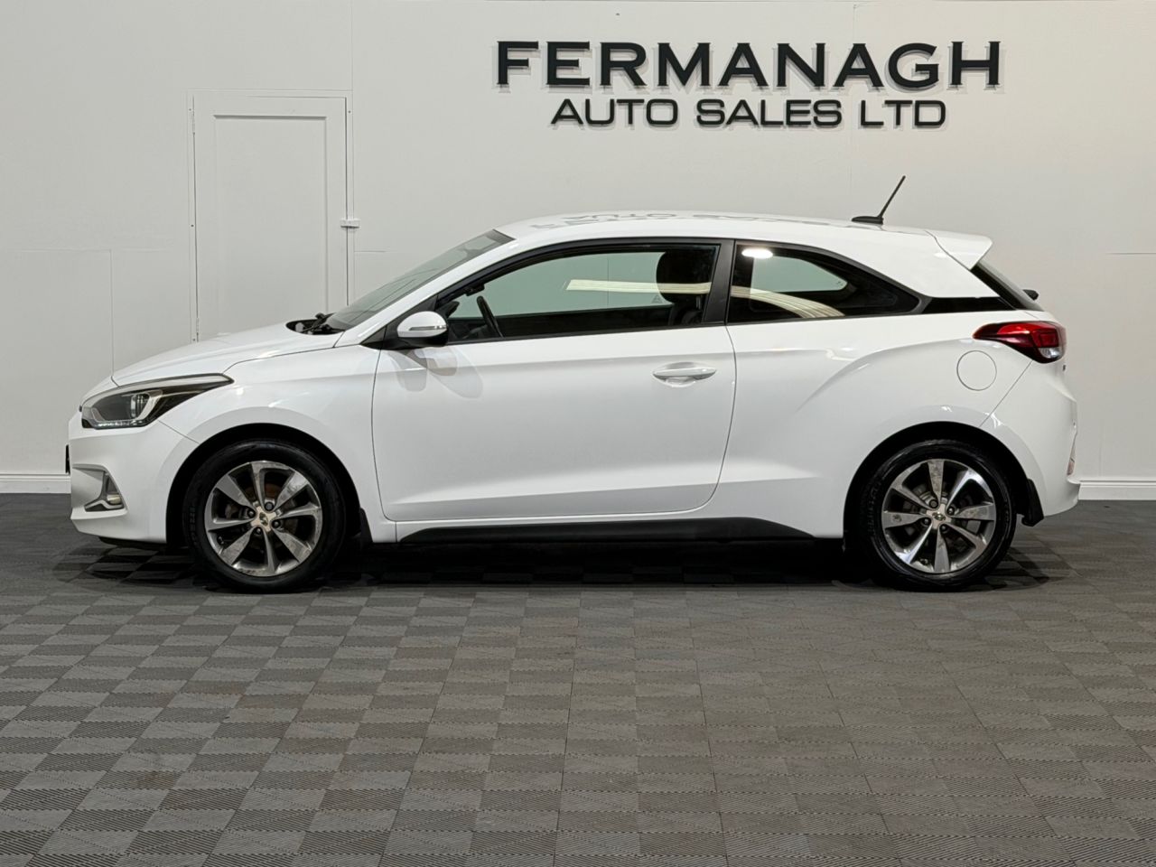 2017 HYUNDAI I20 1.2 SE Coupe 3dr Petrol Manual Euro 6 (84 ps) - vehicle photo 5 for sale on PureCar