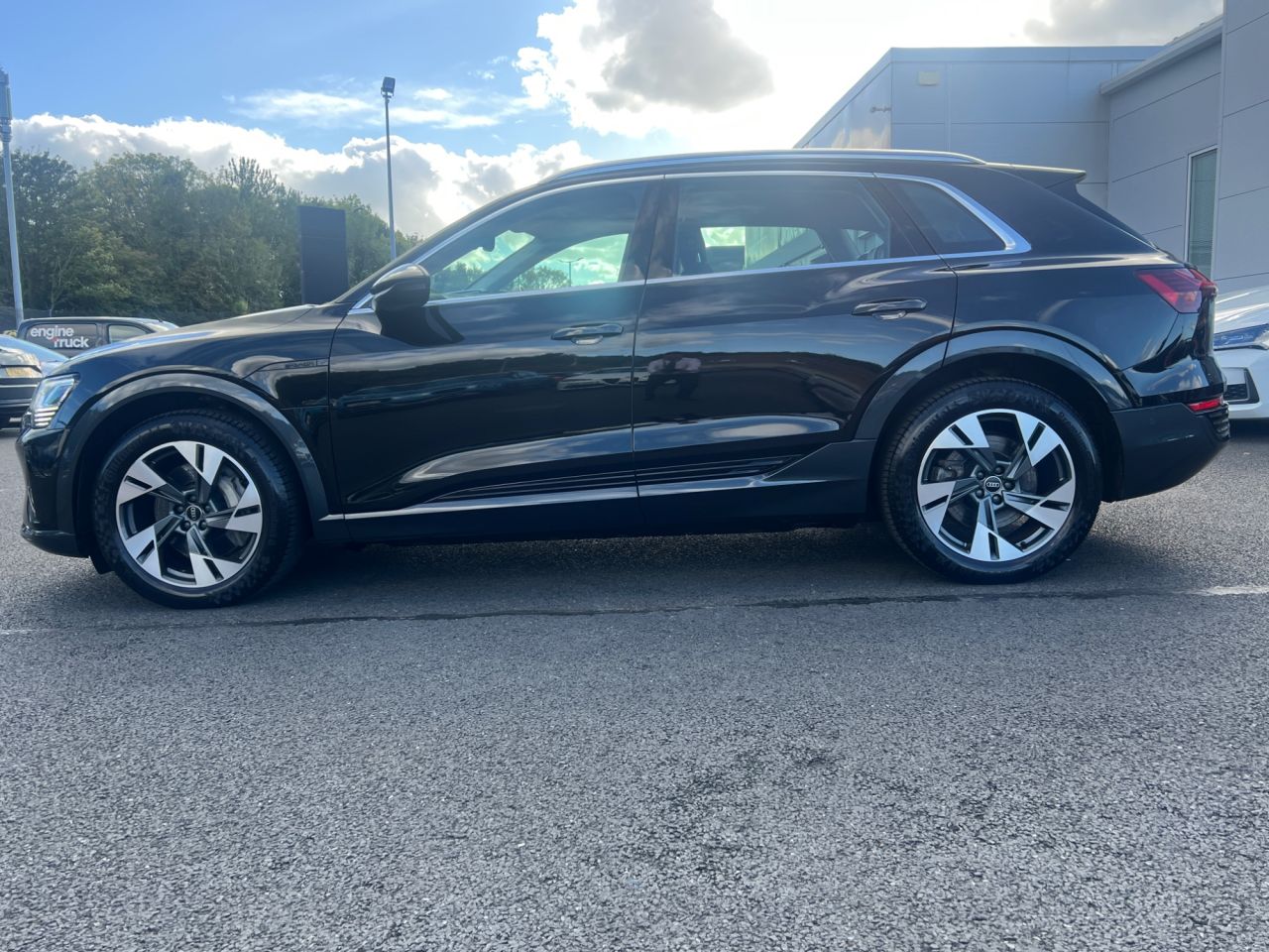 2023 AUDI Q8 E-TRON 50 Sport SUV 5dr Electric Auto quattro 95kWh (11kW Charger) (340 ps) - vehicle photo 3 for sale on PureCar