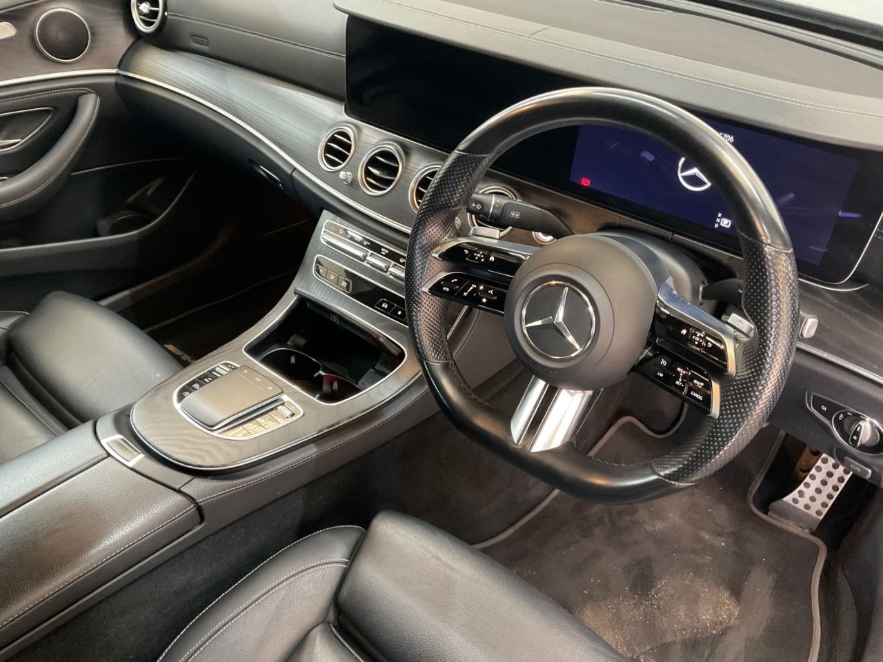 2021 MERCEDES E CLASS 2.0 E200h MHEV AMG Line Saloon 4dr Petrol Hybrid G-Tronic+ Euro 6 (s/s) (21 - vehicle photo 15 for sale on PureCar