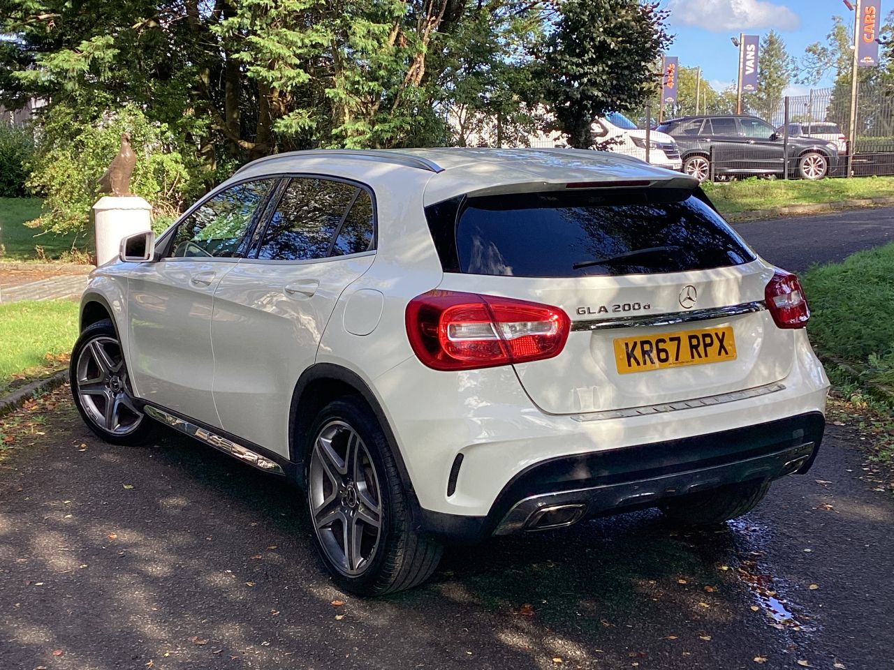 2017 MERCEDES GLA 2.1 GLA200d AMG Line SUV 5dr Diesel Manual Euro 6 (s/s) (136 ps) - vehicle photo 4 for sale on PureCar