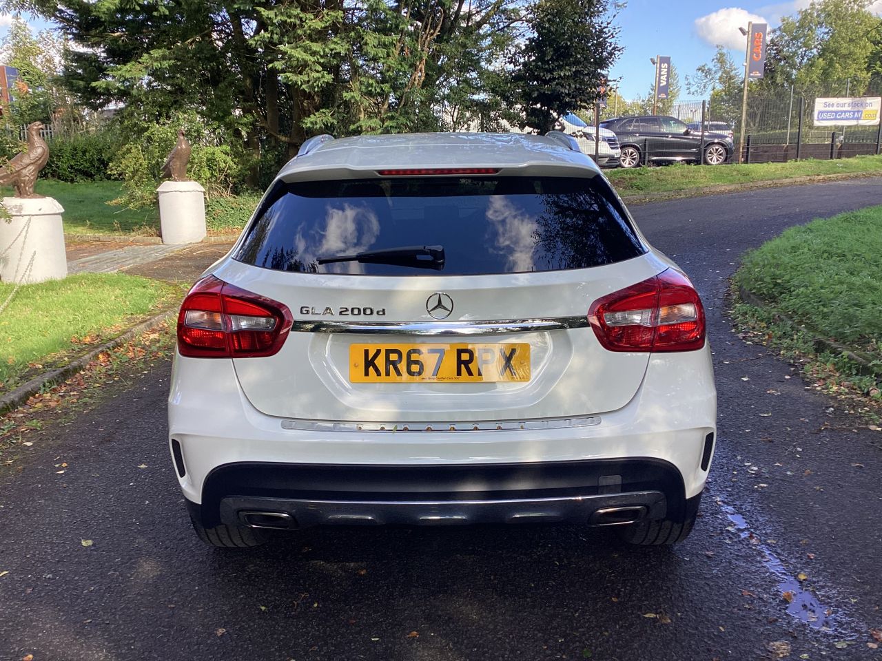 2017 MERCEDES GLA 2.1 GLA200d AMG Line SUV 5dr Diesel Manual Euro 6 (s/s) (136 ps) - vehicle photo 9 for sale on PureCar