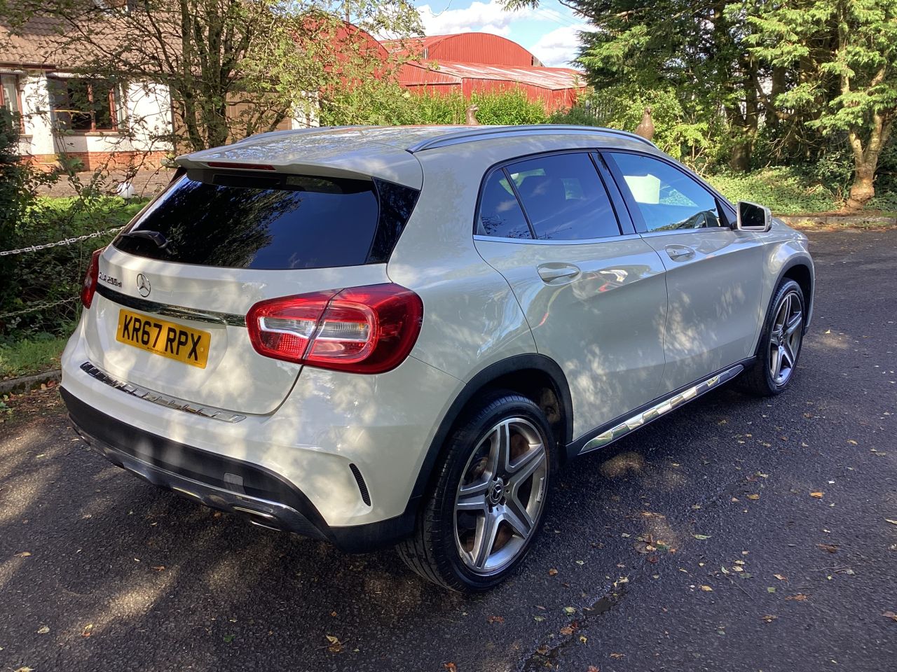 2017 MERCEDES GLA 2.1 GLA200d AMG Line SUV 5dr Diesel Manual Euro 6 (s/s) (136 ps) - vehicle photo 10 for sale on PureCar