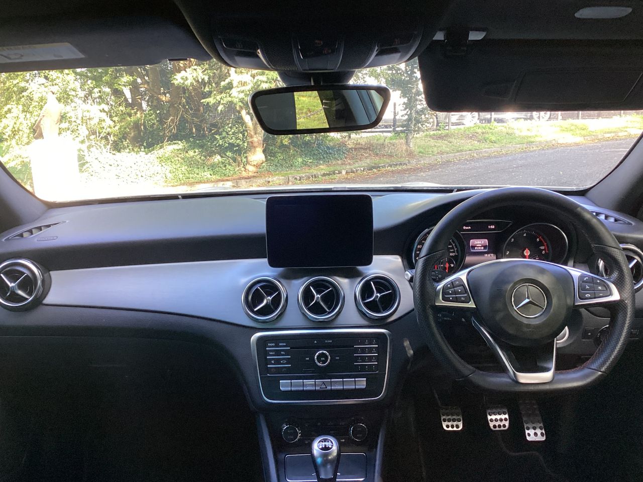 2017 MERCEDES GLA 2.1 GLA200d AMG Line SUV 5dr Diesel Manual Euro 6 (s/s) (136 ps) - vehicle photo 14 for sale on PureCar