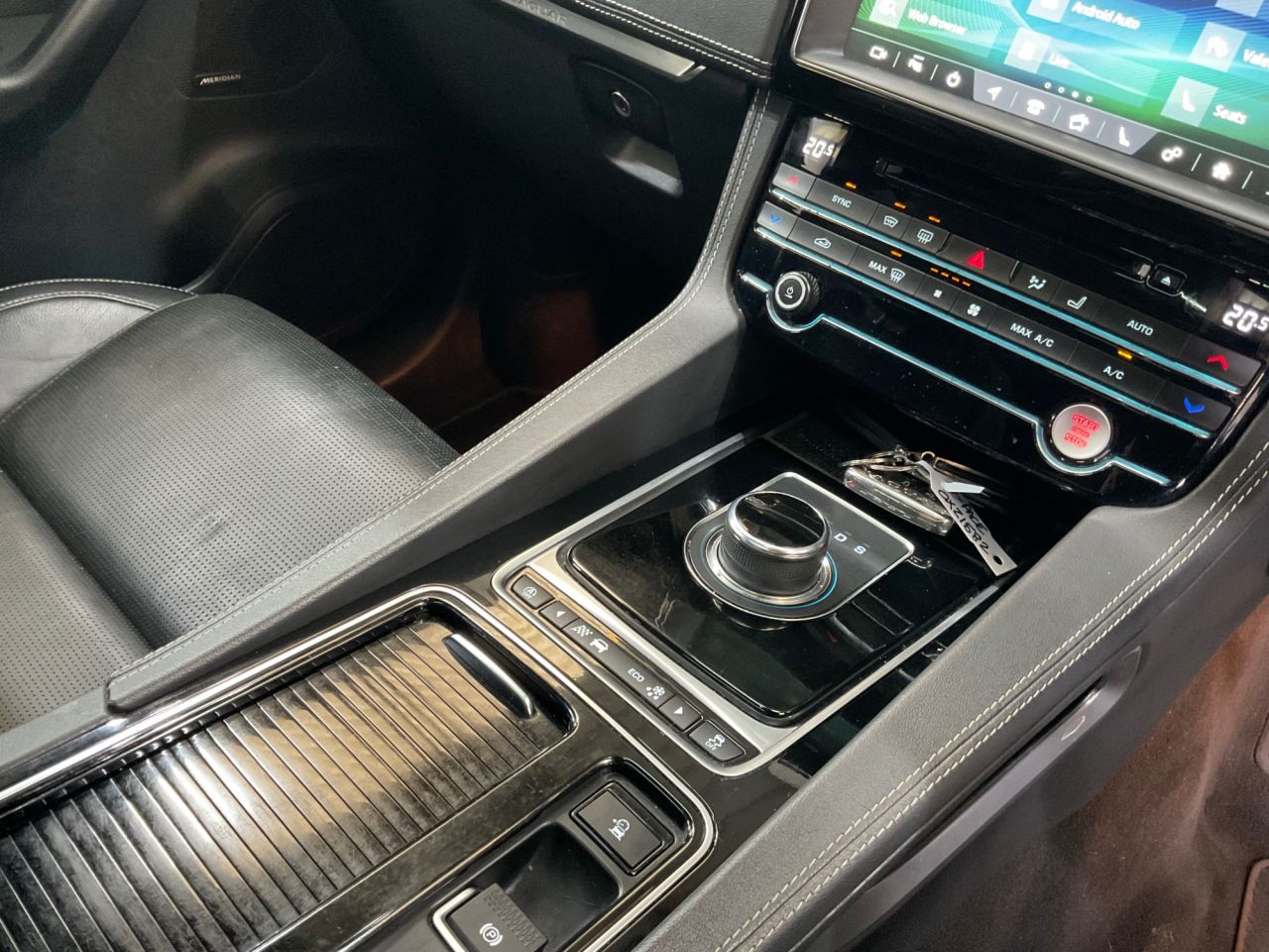 2020 JAGUAR F-PACE 2.0 D180 Chequered Flag SUV 5dr Diesel Auto AWD Euro 6 (s/s) (180 ps) - vehicle photo 22 for sale on PureCar