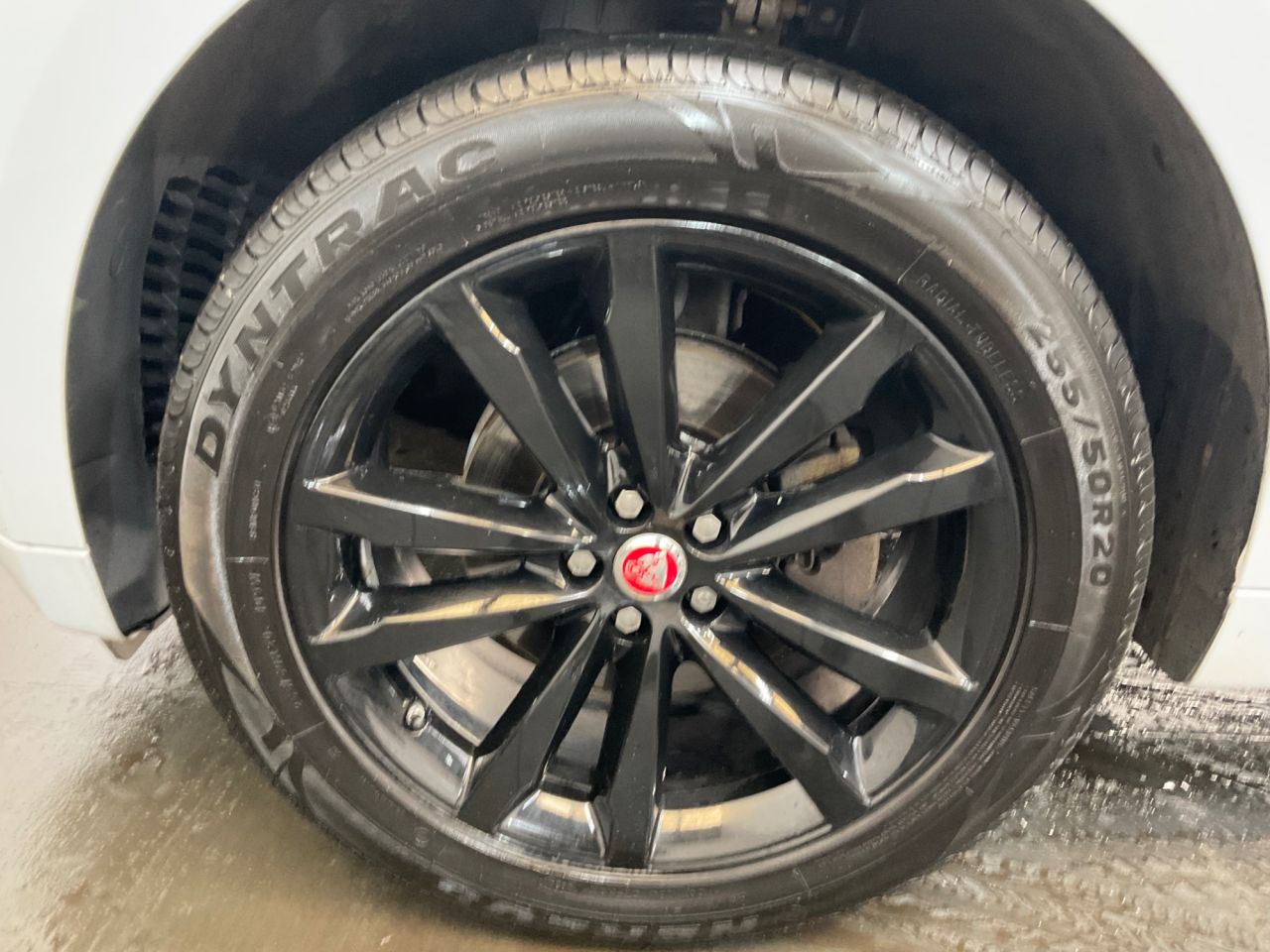 2020 JAGUAR F-PACE 2.0 D180 Chequered Flag SUV 5dr Diesel Auto AWD Euro 6 (s/s) (180 ps) - vehicle photo 30 for sale on PureCar