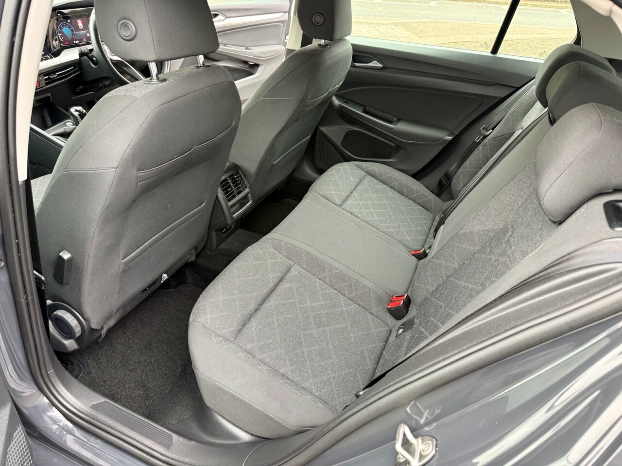 2020 VOLKSWAGEN GOLF 1.0 TSI Life Hatchback 5dr Petrol Manual Euro 6 (s/s) (110 ps) - vehicle photo 11 for sale on PureCar