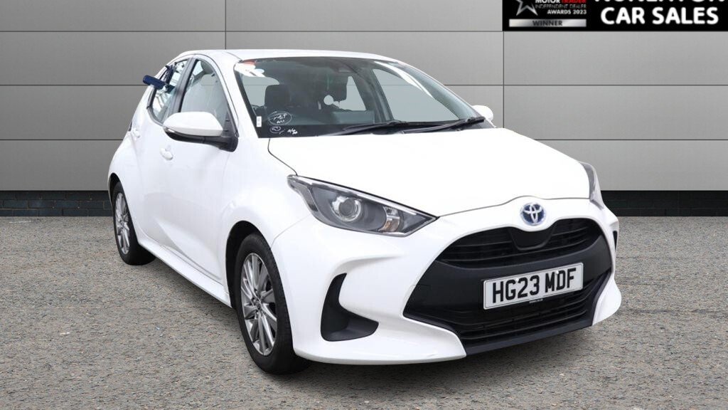 2023 Toyota Yaris — image 1