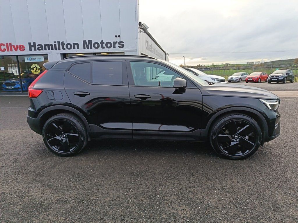 2026 VOLVO XC40 2.0 B4 MHEV Plus Black Edition SUV 5dr Petrol Hybrid DCT Auto Euro 6 (s/s) - vehicle photo 2 for sale on PureCar