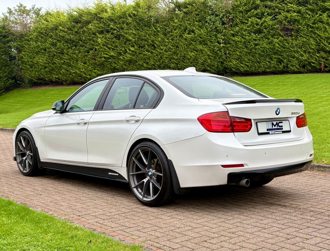 2015 BMW 3 SERIES 2.0 320d ED EfficientDynamics Saloon 4dr Diesel Manual Euro 5 (s/s) (163 ps - vehicle photo 4 for sale on PureCar