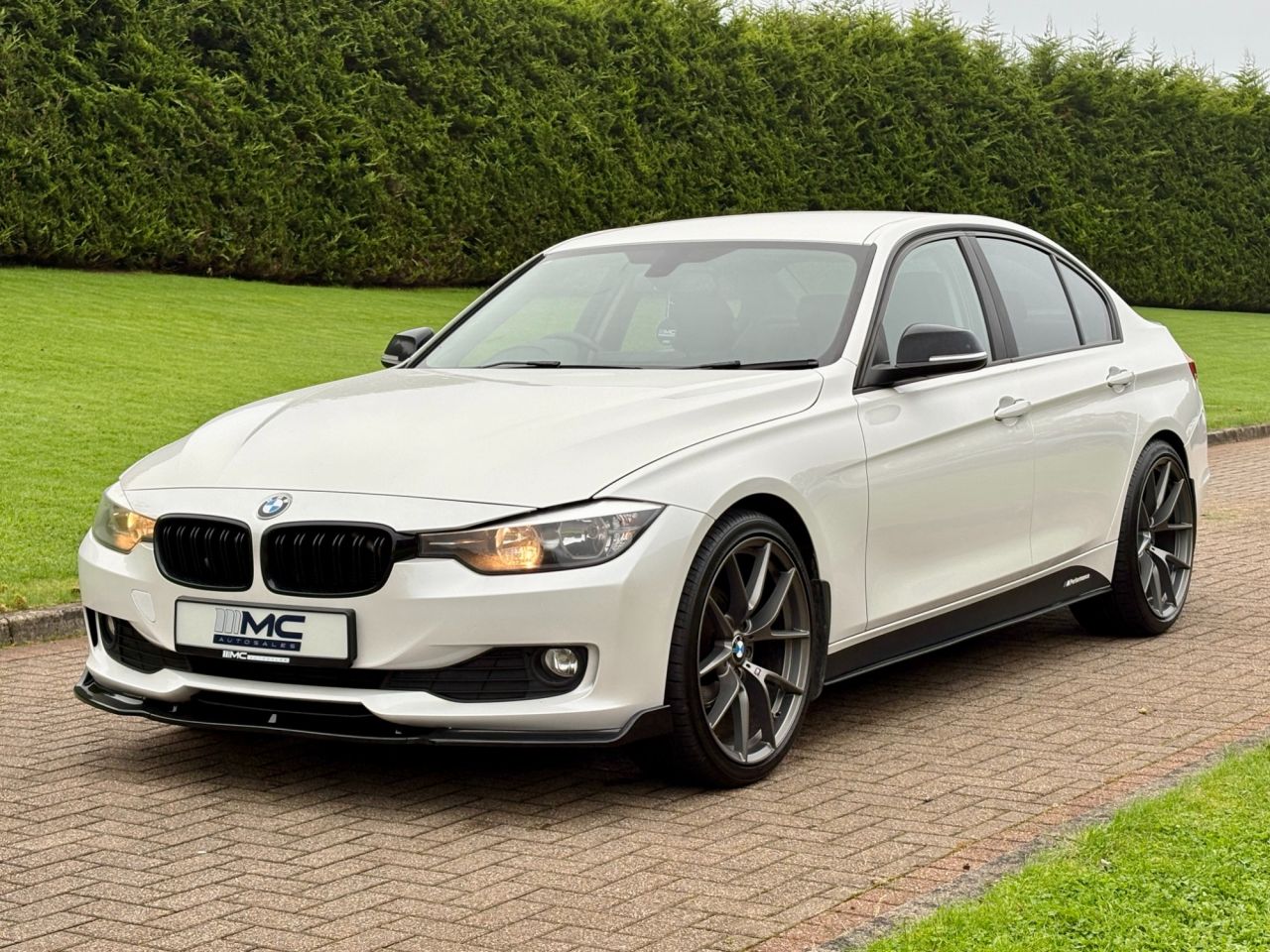 2015 BMW 3 SERIES 2.0 320d ED EfficientDynamics Saloon 4dr Diesel Manual Euro 5 (s/s) (163 ps - vehicle photo 2 for sale on PureCar