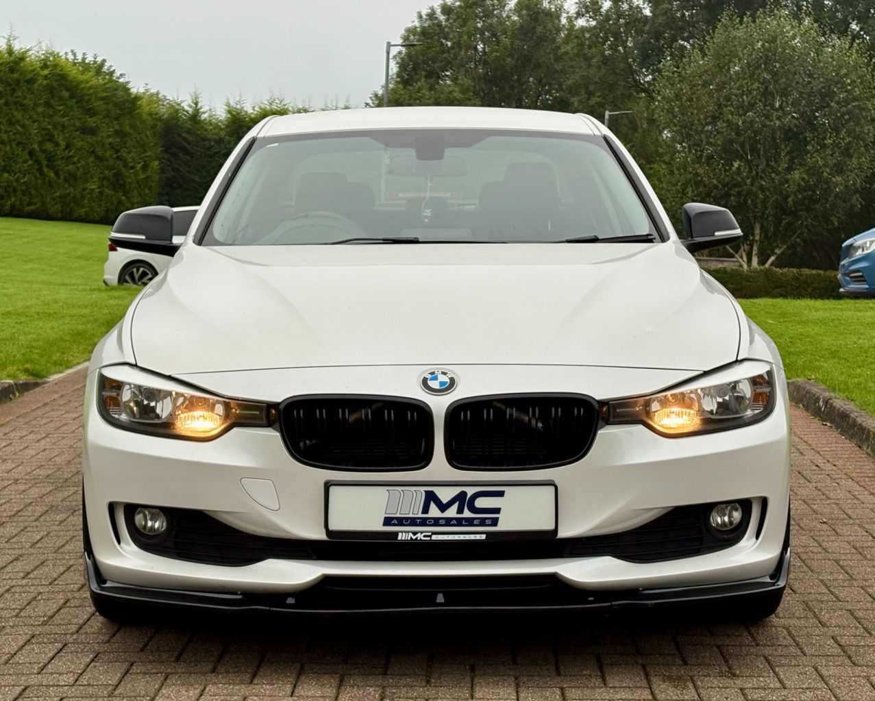 2015 BMW 3 SERIES 2.0 320d ED EfficientDynamics Saloon 4dr Diesel Manual Euro 5 (s/s) (163 ps - vehicle photo 10 for sale on PureCar