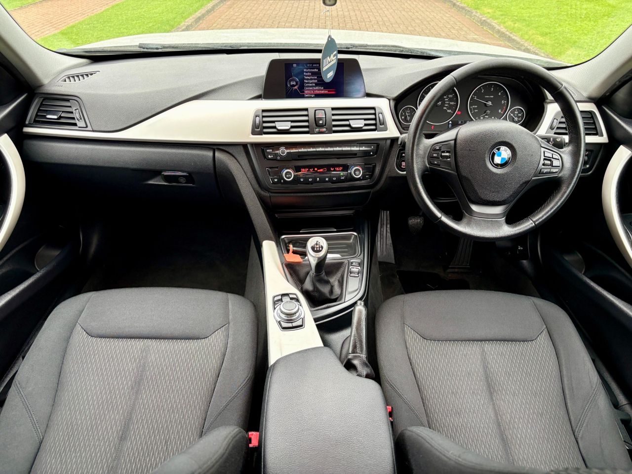 2015 BMW 3 SERIES 2.0 320d ED EfficientDynamics Saloon 4dr Diesel Manual Euro 5 (s/s) (163 ps - vehicle photo 12 for sale on PureCar